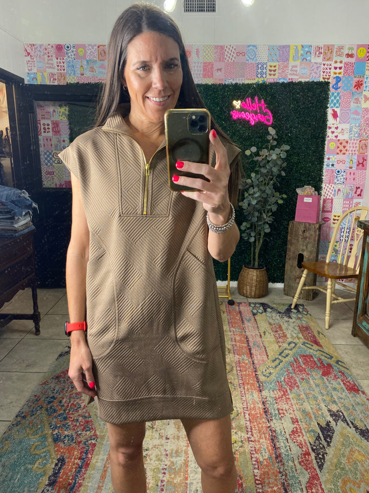 Jaycee Dress in Mocha