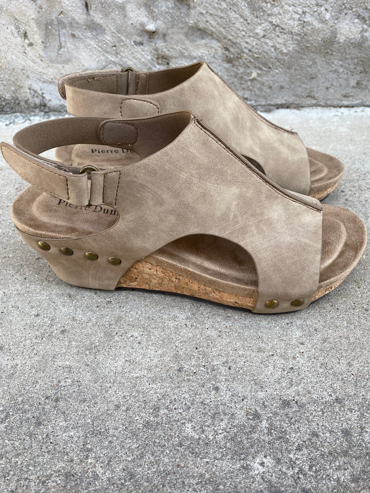 Emma Wedge in Taupe