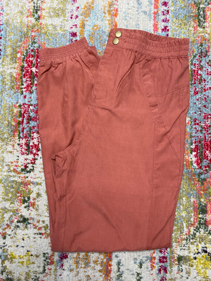 Julia Joggers in Brick