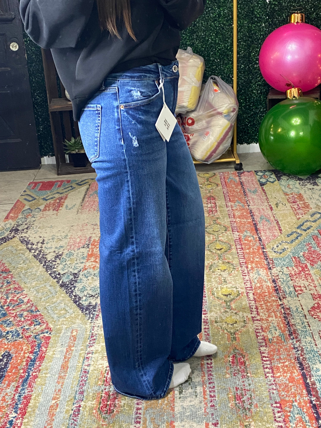 Liza Relaxed Wide Leg Jean