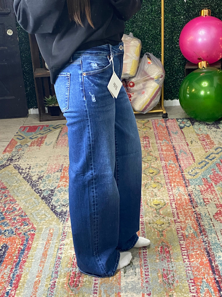 Liza Relaxed Wide Leg Jean