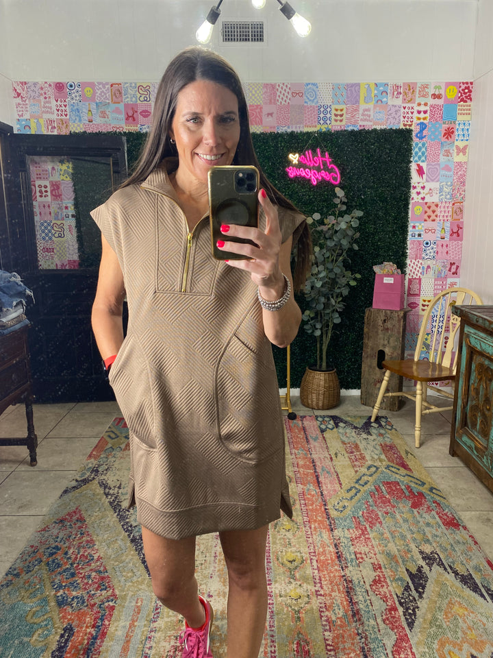 Jaycee Dress in Mocha