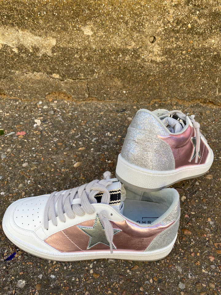 Paz Metallic Pink Sneaker