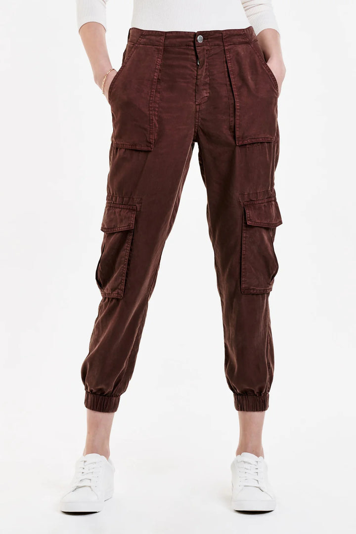 Sandy Joggers in Chestnut